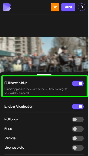 Application de flou plein écran dans BlurMe pour cacher ou adoucir l'arrière-plan de la photo iPhone.