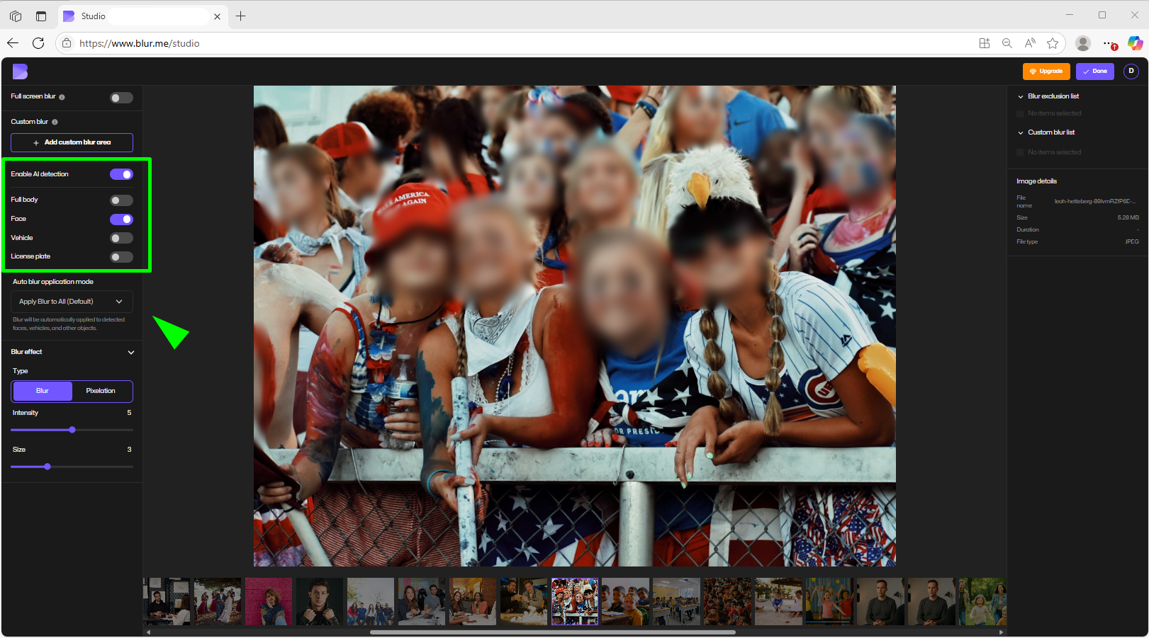 AI photo blur enabled.