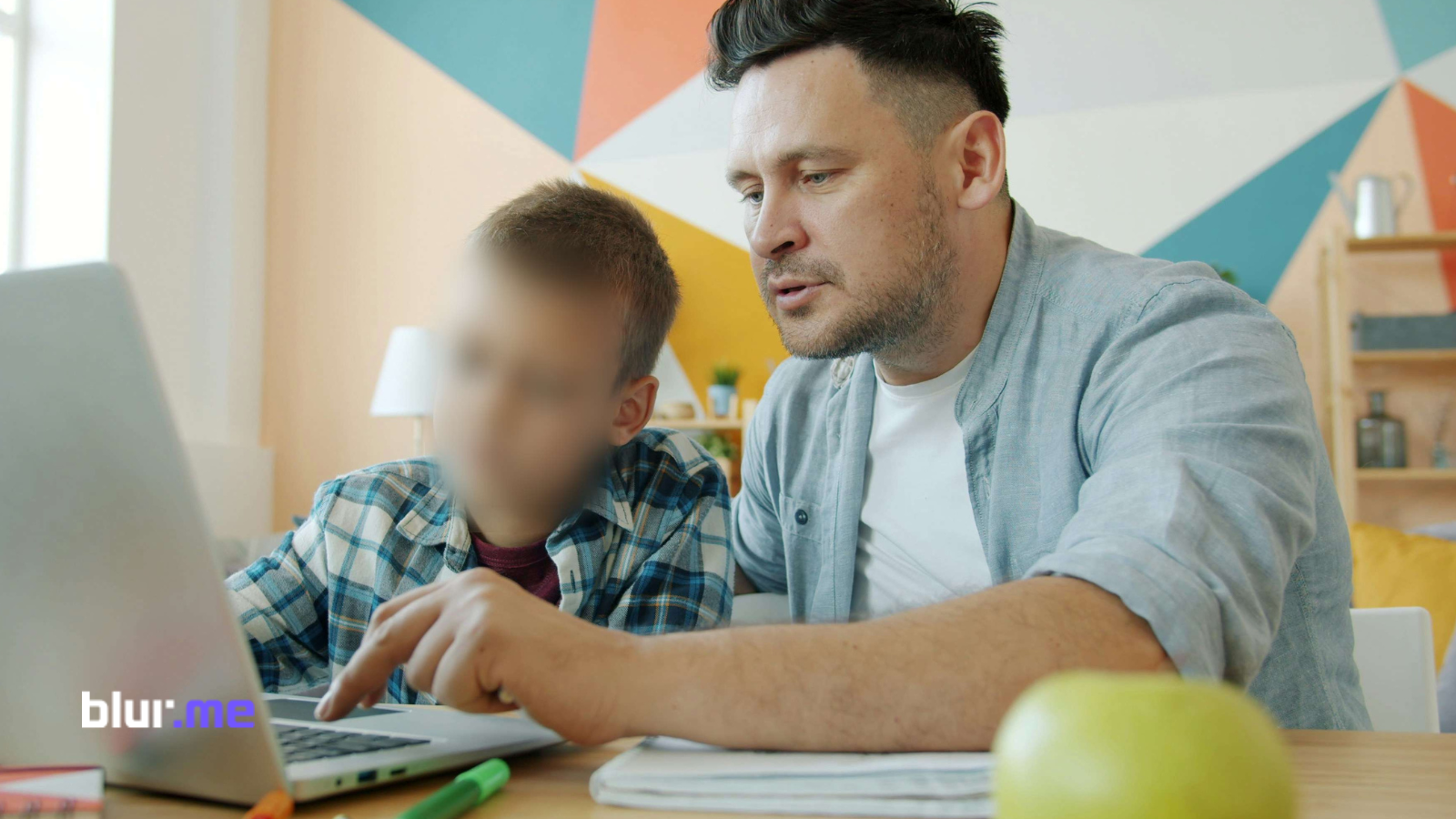 Video blur tool BlurMe blurring faces and background in a video online using automatic video blur effect.